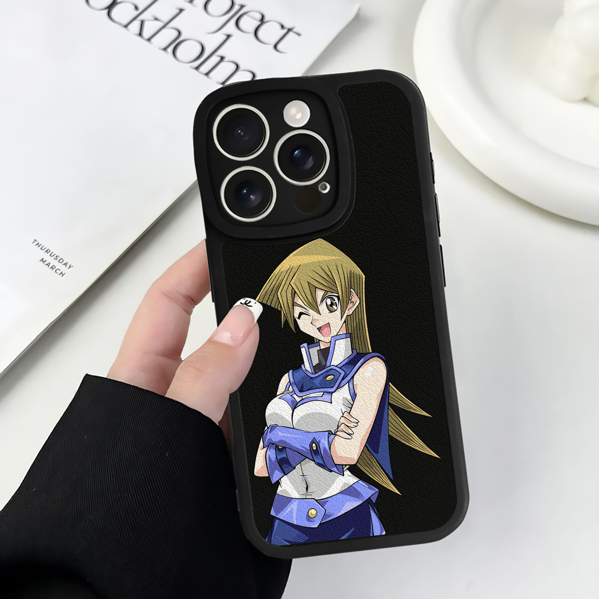 遊☆戯☆王 Yu-Gi-Oh! 【iPhone 16シリーズ対応】シリコンスマホケース（レザー調） 材質：シリコン